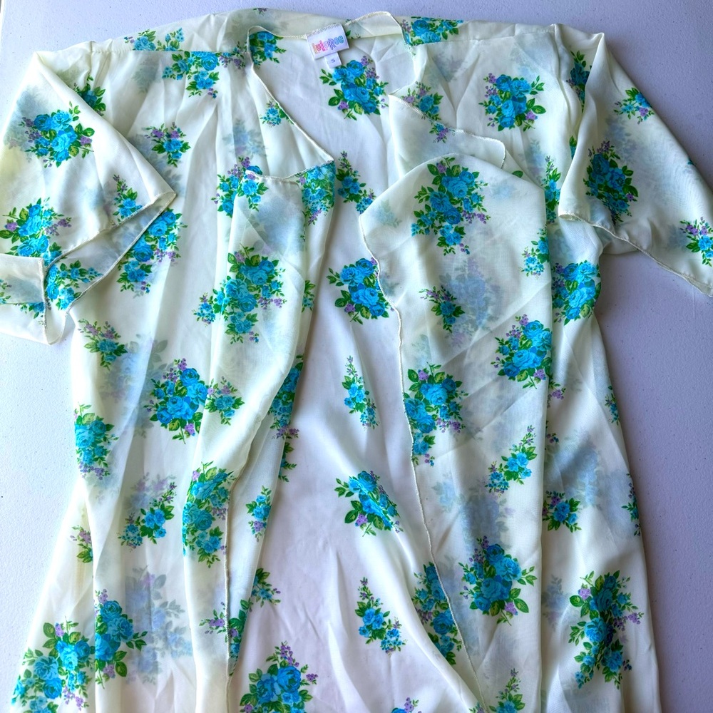 LuLaRoe NWT Monroe Kimono | Size S